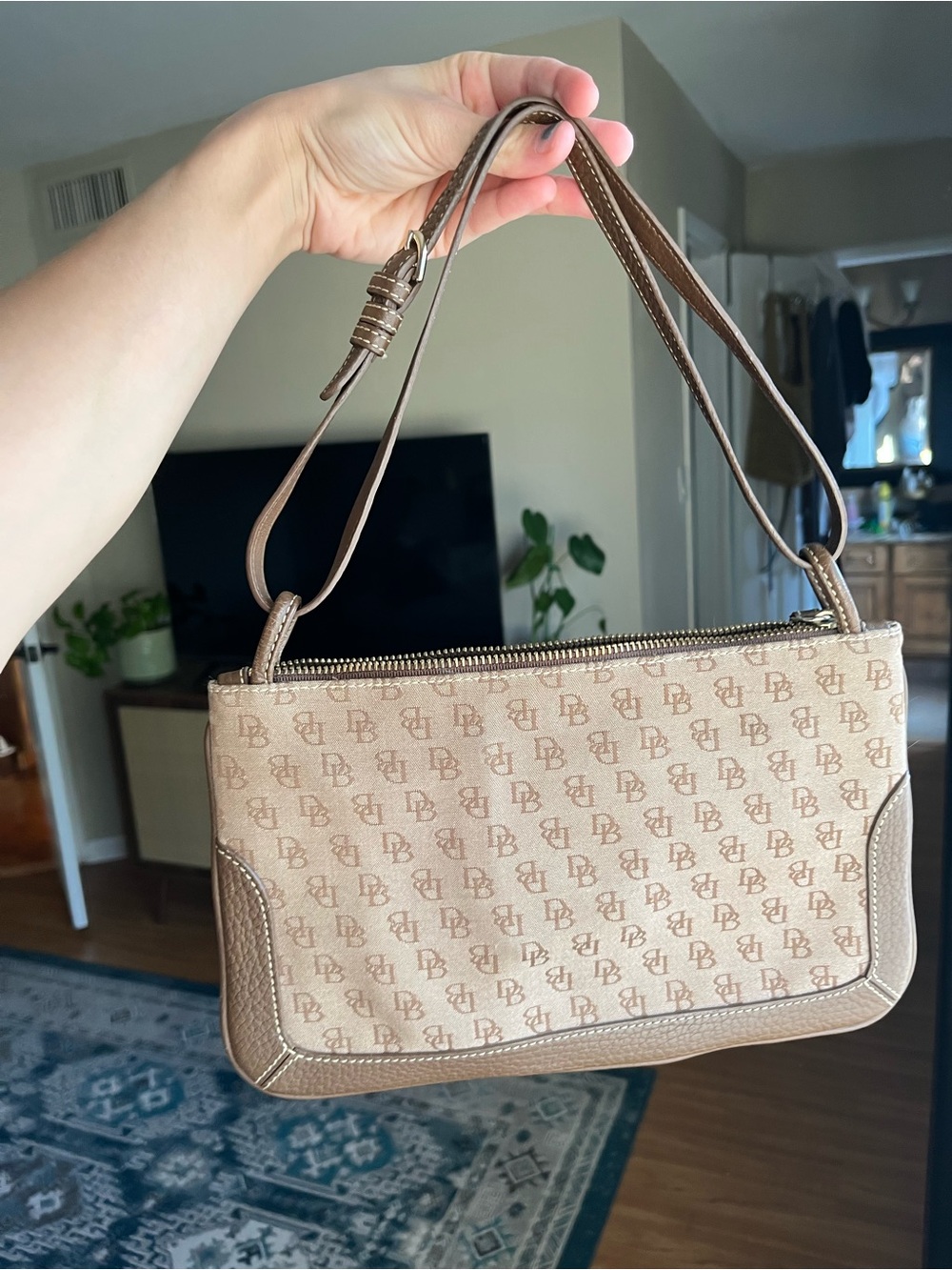 Dooney & Bourke Beige Logo Canvas Shoulder Bag - Picture 2 of 11
